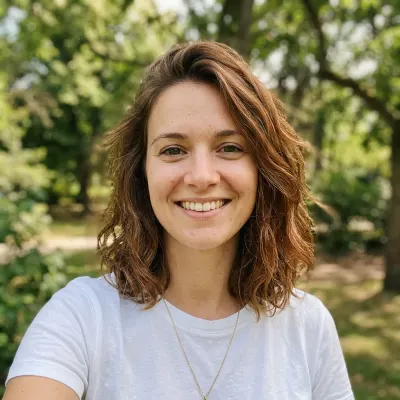 Camille Rousseau, Cartomancienne Intuitive