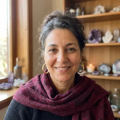 Fatima El Amrani, Medium & Lithothérapeute